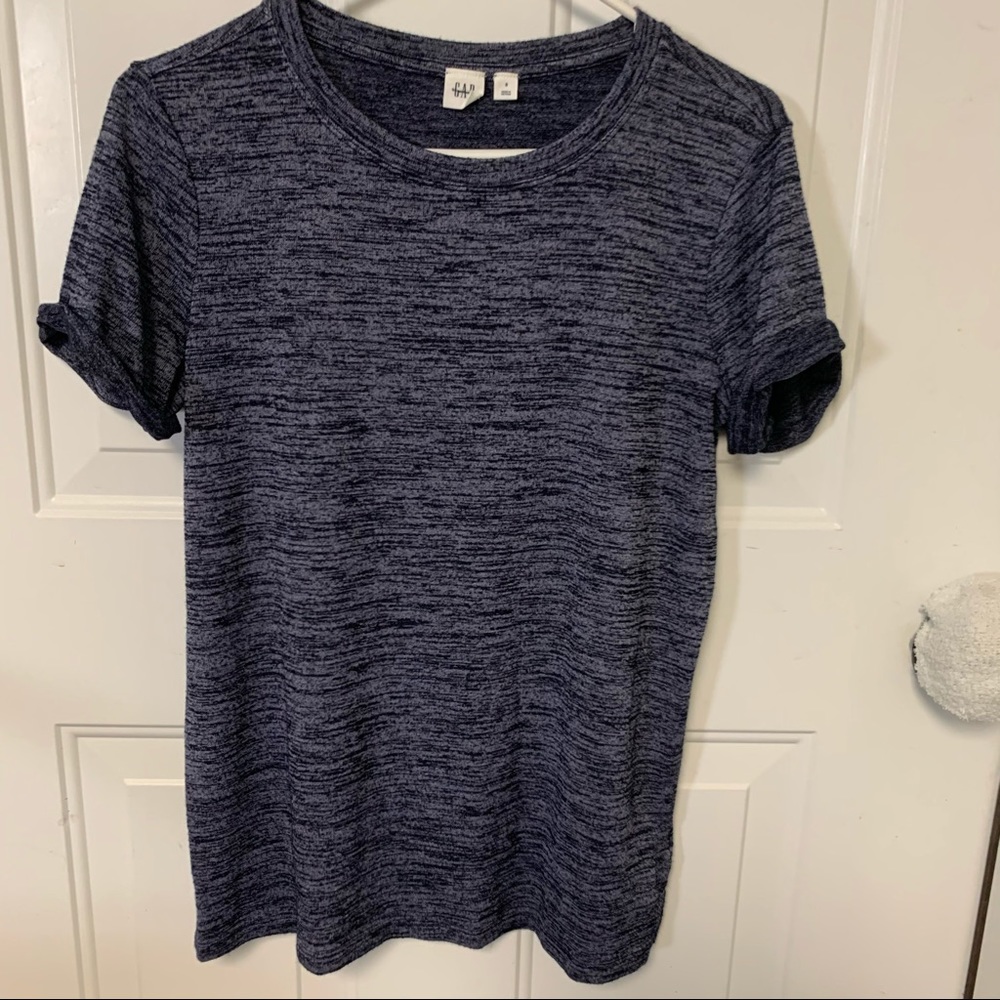 Gap Soft Gray & Black Streaked Rolled Cuff Short Sleeve Round Collar Top. Sz S